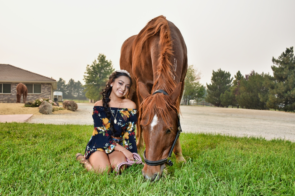 Hermosa quinceañera durante sesion de fotos Reno, NV 